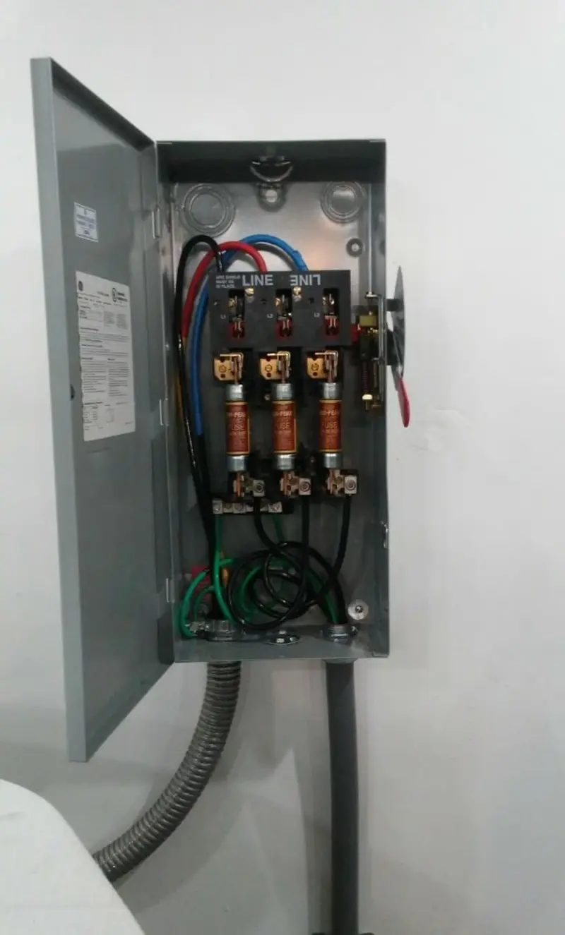 Three-phase disconnect switch installed for Electrical Wiring & Rewiring in Sylacauga